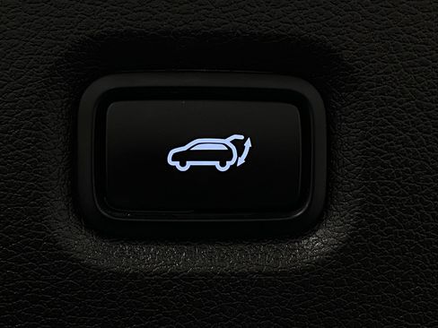 Used 2023 Hyundai Santa Fe SEL w/ Premium Package image 7