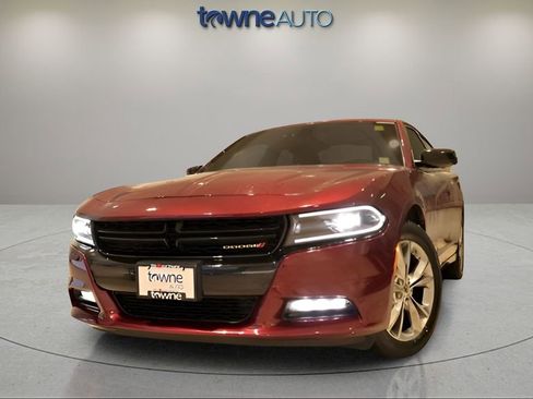 Used 2023 Dodge Charger SXT image 2