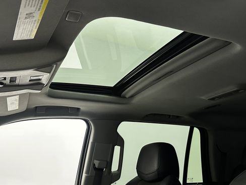 Used 2019 Cadillac Escalade Luxury image 6