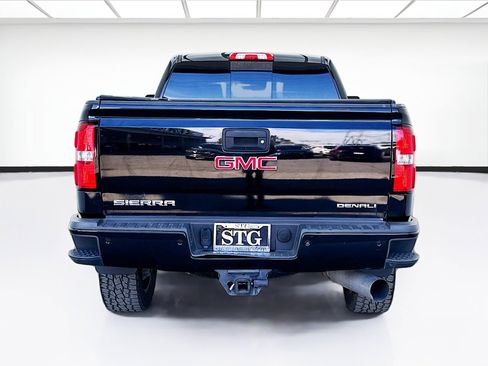 Used 2019 GMC Sierra 2500 Denali w/ Duramax Plus Package image 5