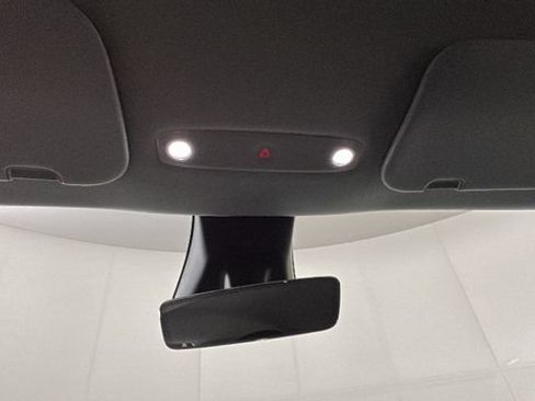 Used 2026 Tesla Model Y 2WD image 22