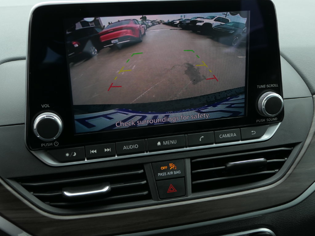 Used 2024 Nissan Altima 2.5 SV FWD image 14