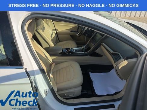 Used 2014 Ford Fusion SE w/ Equipment Group 202A image 37