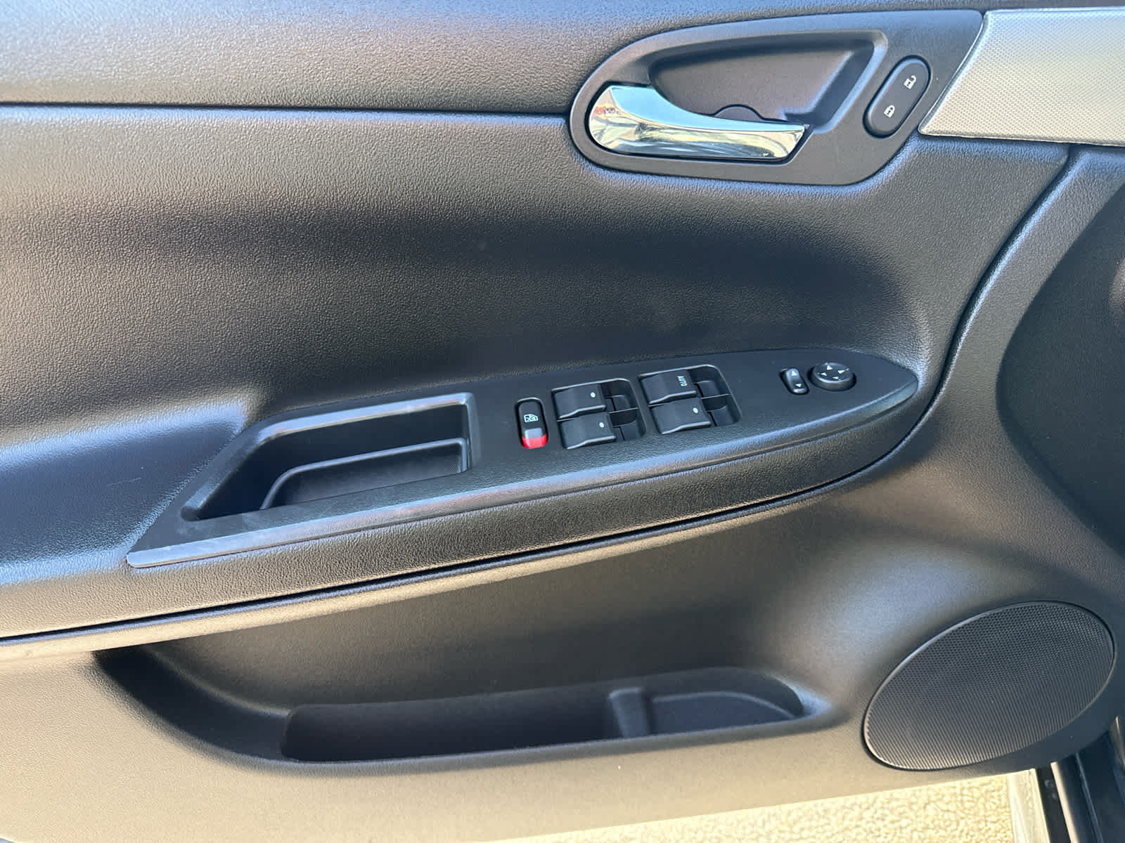 Used 2014 Chevrolet Impala Police FWD image 10