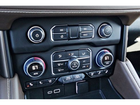 Used 2024 Chevrolet Tahoe High Country image 22