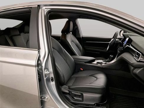 Used 2023 Toyota Camry SE FWD image 7