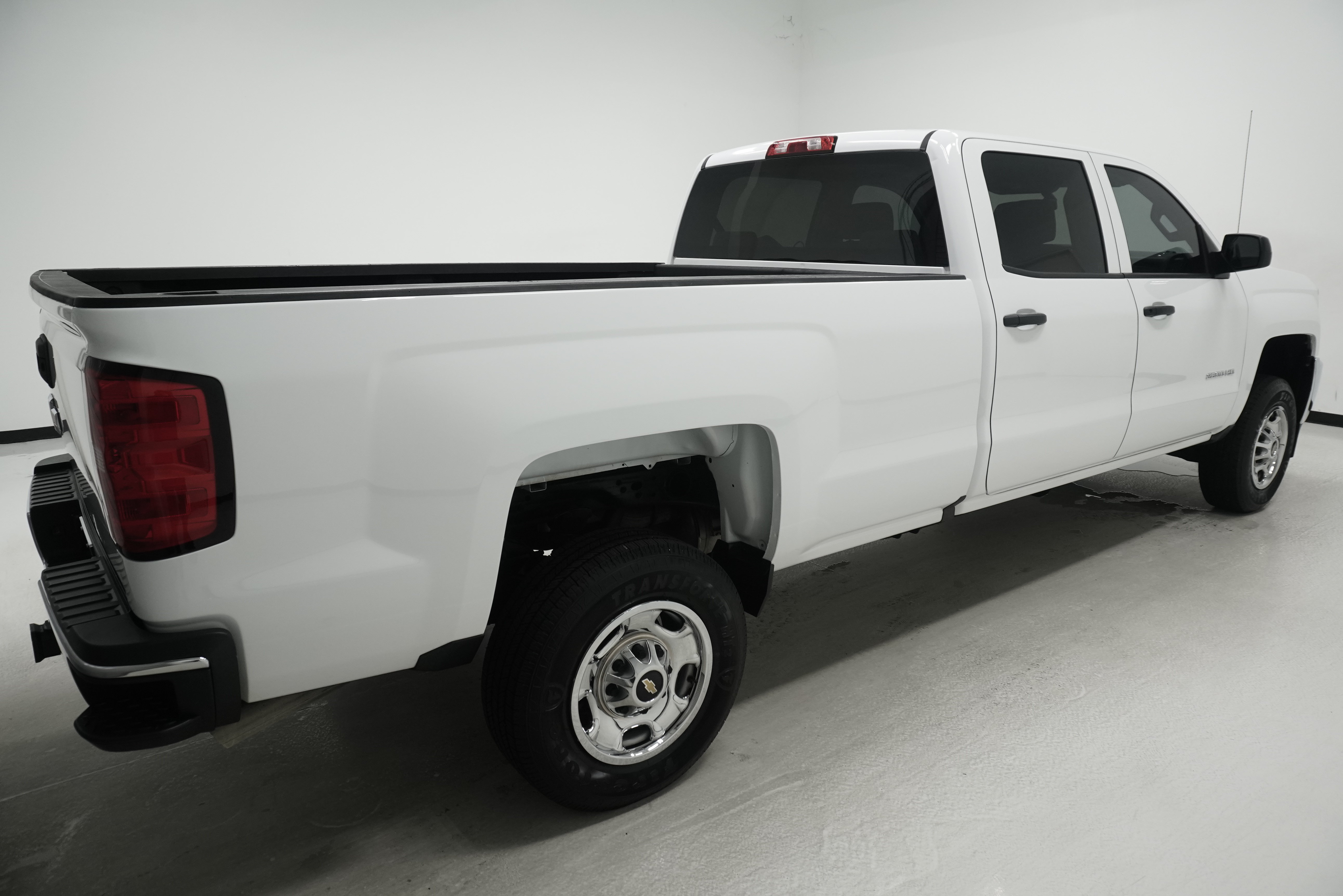 Used 2017 Chevrolet Silverado 2500 W/T RWD image 4