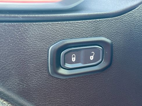 Used 2024 Jeep Wrangler Unlimited Rubicon image 13