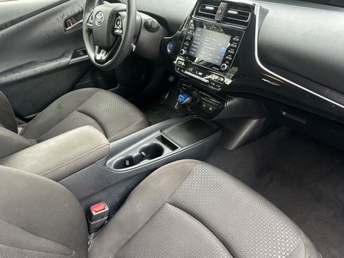 Used 2021 Toyota Prius LE image 16