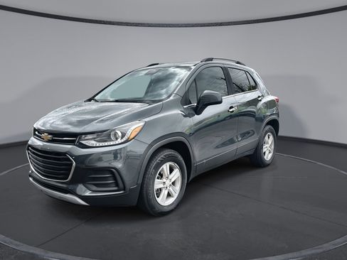 Used 2018 Chevrolet Trax LT w/ LT Convenience Package AWD/4WD image 4