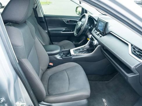 Used 2020 Toyota RAV4 LE FWD image 41