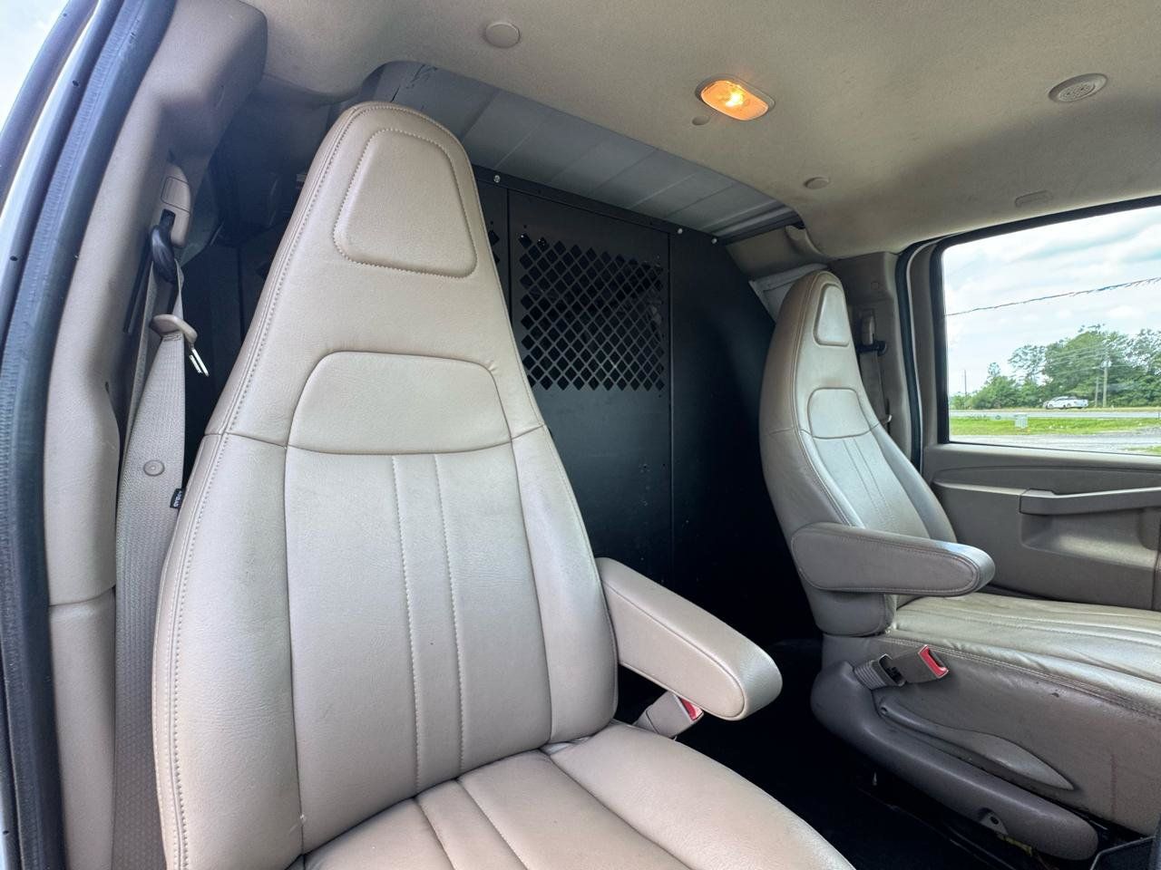 Used 2021 Chevrolet Express 2500 RWD image 14