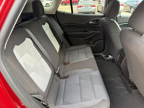 Used 2024 Chevrolet Trax LS w/ LS Convenience Package FWD image 24