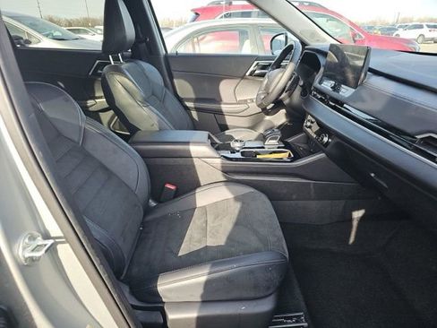 Used 2025 Mitsubishi Outlander AWD image 10