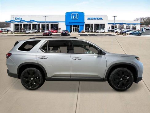 New 2026 Honda Pilot Black Edition image 2