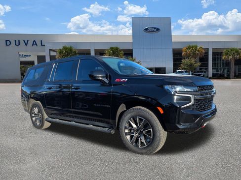 Used 2022 Chevrolet Suburban Z71 image 2