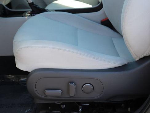 Used 2024 Hyundai Kona SEL FWD image 9