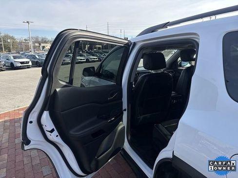 Used 2023 GMC Acadia AT4 w/ Technology Package image 27