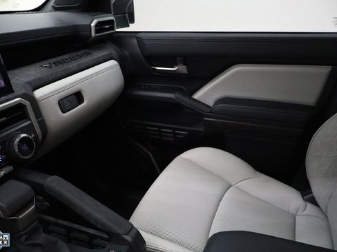 Used 2024 Toyota Tacoma Limited image 22