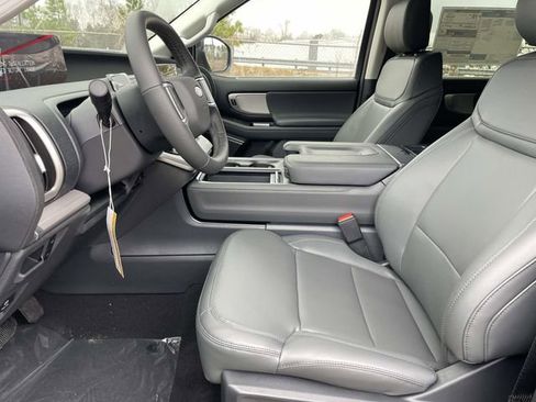 New 2026 Ford Expedition Active image 13