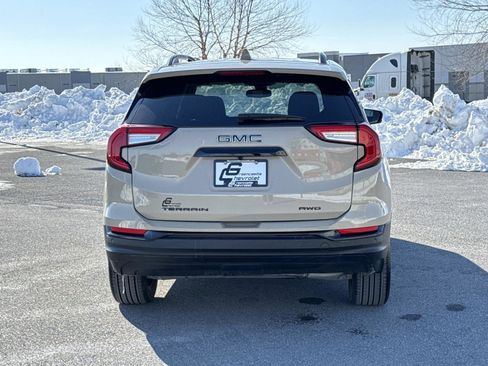 Used 2023 GMC Terrain SLE w/ Driver Convenience Package image 25