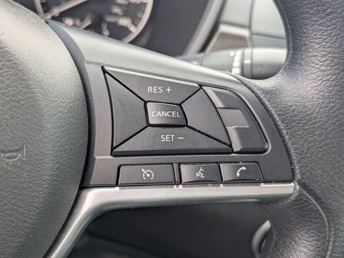 Used 2025 Nissan Altima 2.5 SV FWD image 18