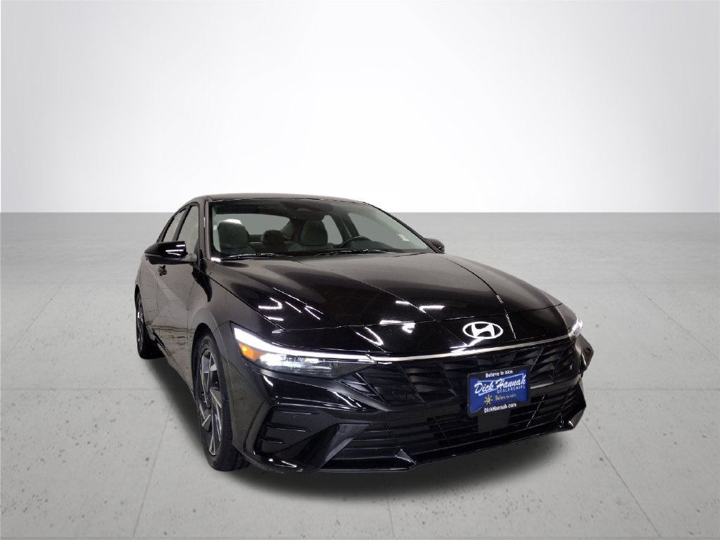 Certified 2024 Hyundai Elantra Limited FWD image 5