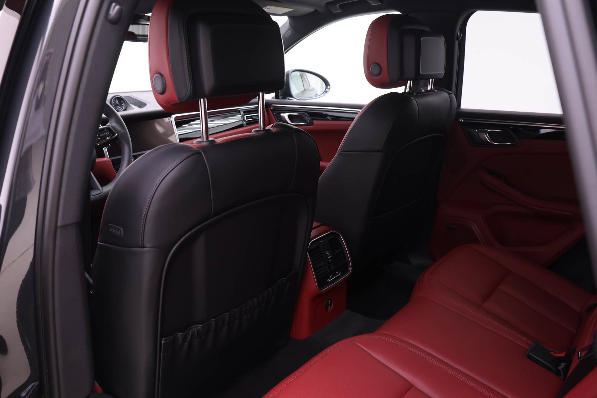 Used 2026 Porsche Macan AWD/4WD image 15