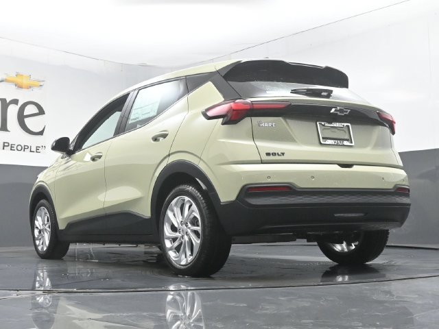New 2027 Chevrolet Bolt LT w/ Comfort Package FWD image 5
