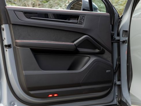 New 2026 Porsche Cayenne GTS image 22