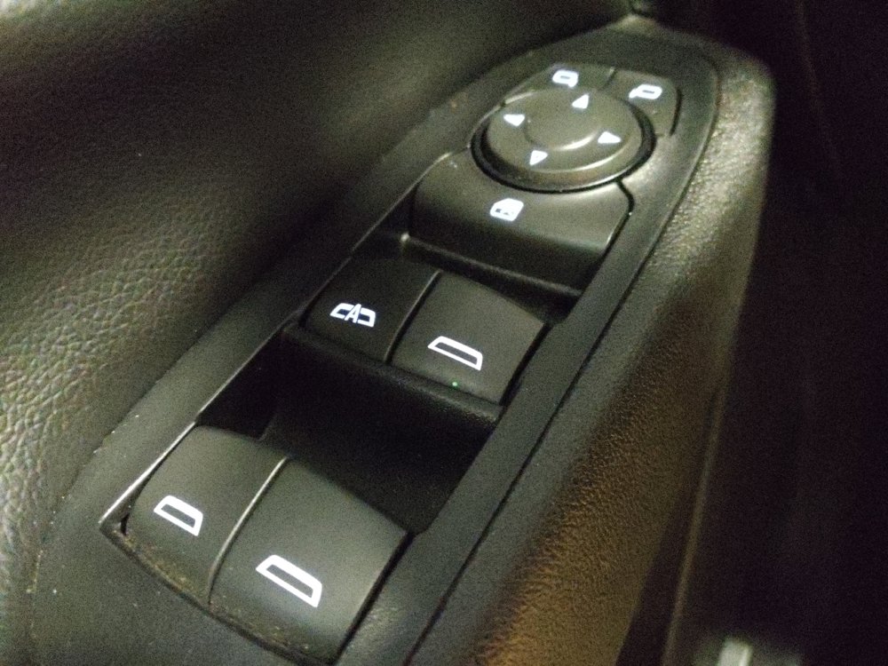 Used 2019 Chevrolet Equinox Premier FWD image 27