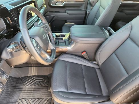 Used 2025 Chevrolet Silverado 1500 LT Trail Boss w/ Convenience Package II image 13