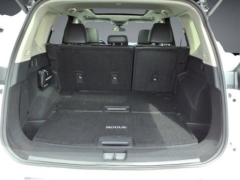 Certified 2026 Nissan Rogue Platinum w/ Platinum Premium Package AWD/4WD image 19