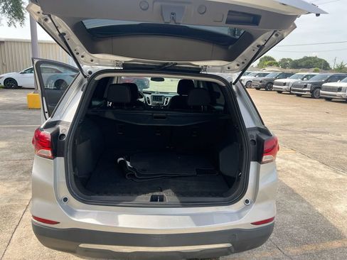 Used 2022 Chevrolet Equinox LT FWD image 17