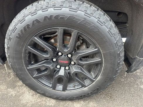 Used 2020 GMC Sierra 1500 Elevation w/ Elevation Value Package image 5