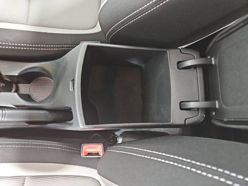 Certified 2025 Hyundai Venue SEL FWD image 27