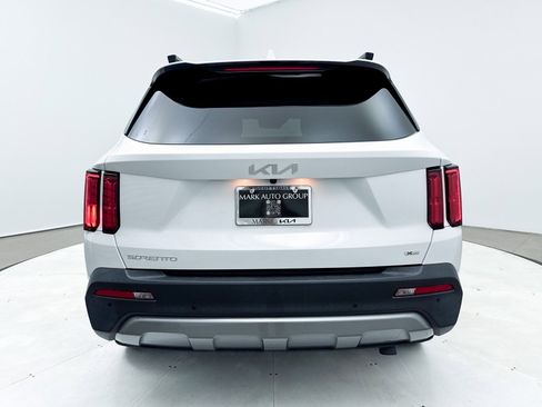 Used 2023 Kia Sorento SX Prestige image 14