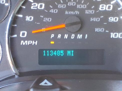 Used 2018 Chevrolet Express 2500 w/ Driver Convenience Package RWD image 33