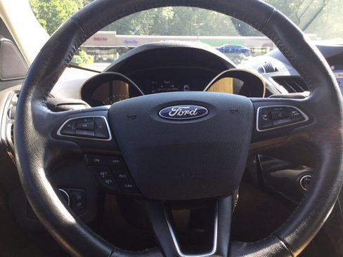 Used 2018 Ford Escape Titanium AWD/4WD image 29