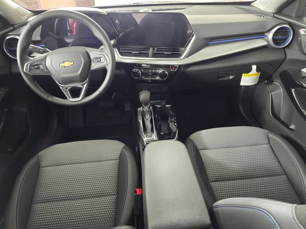 Used 2026 Chevrolet Trax LT w/ Driver Confidence Package FWD image 20