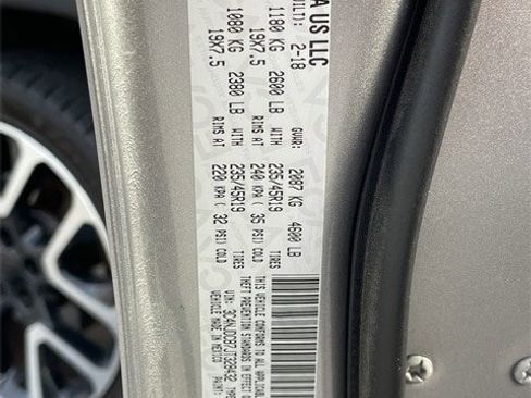 Used 2018 Jeep Compass Limited w/ Navigation Group image 31