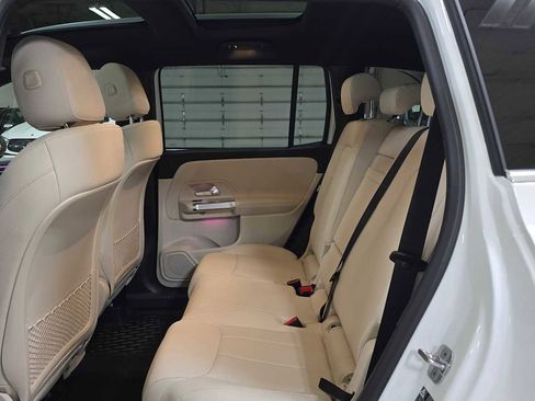 Certified 2025 Mercedes-Benz GLB 250 4MATIC image 16