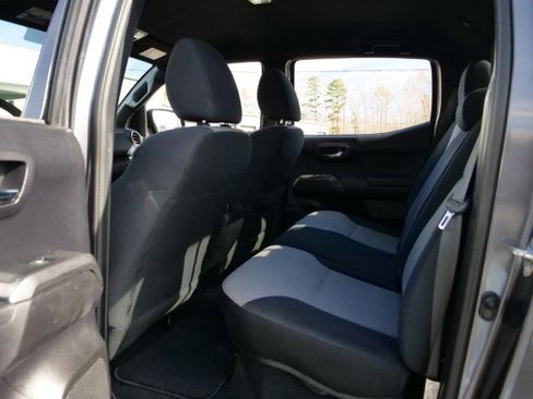 Used 2020 Toyota Tacoma TRD Off-Road w/ Technology Package image 28