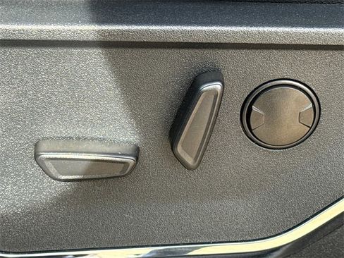 Used 2023 Ford F250 Lariat w/ Chrome Package image 22