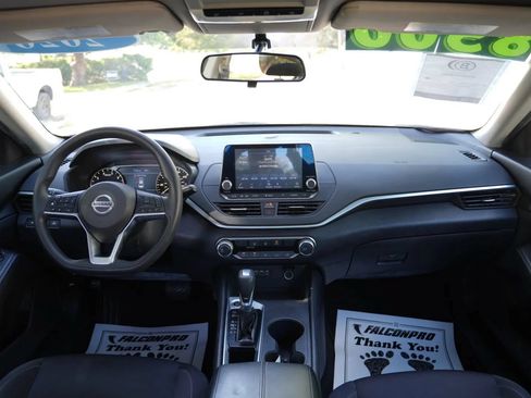 Used 2020 Nissan Altima 2.5 S FWD image 11