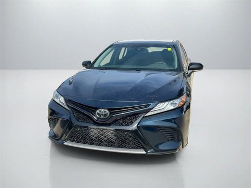 Used 2018 Toyota Camry XSE image 2