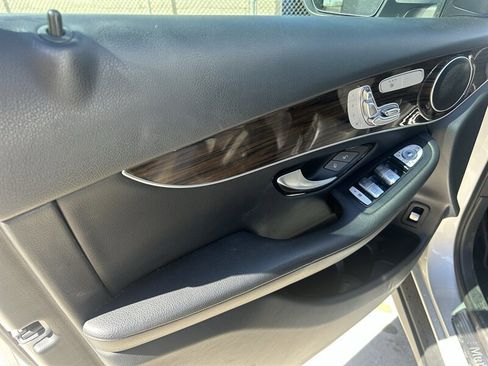 Used 2016 Mercedes-Benz GLC 300 4MATIC w/ Premium Package image 40