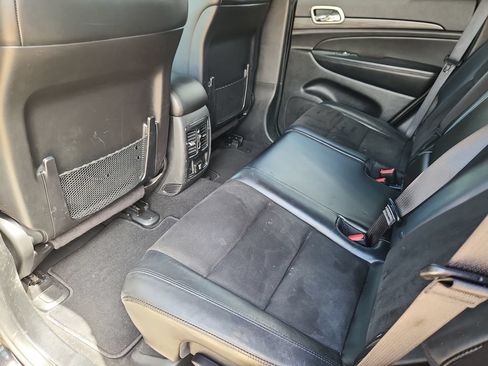 Certified 2021 Jeep Grand Cherokee Laredo X AWD/4WD image 8