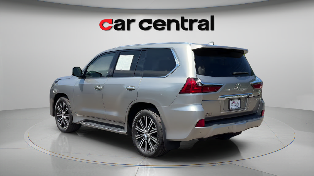 Used 2018 Lexus LX 570 4WD w/ Luxury Package image 3