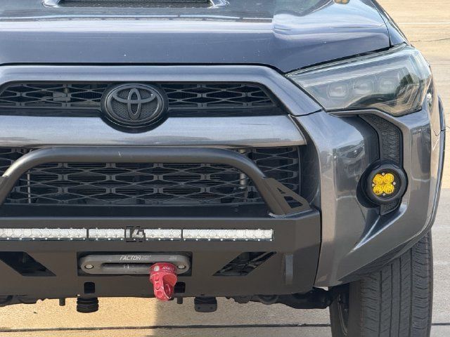 Used 2019 Toyota 4Runner TRD Off-Road AWD/4WD image 8